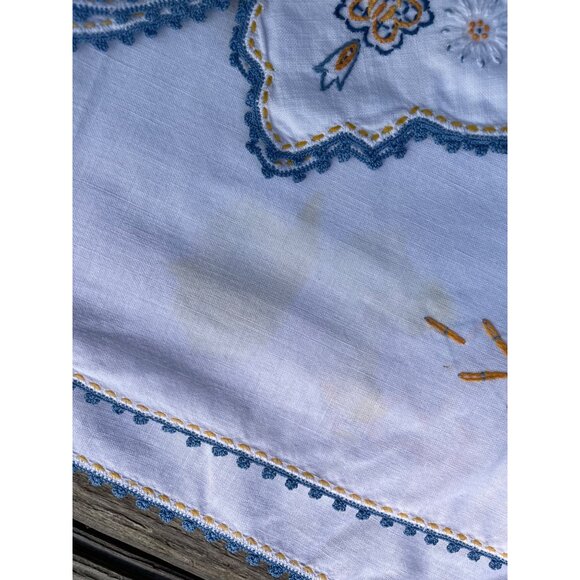 Vintage 1950s Cotton Card Table Tablecloth Napkin set Embroidery Floral - Picture 5 of 16